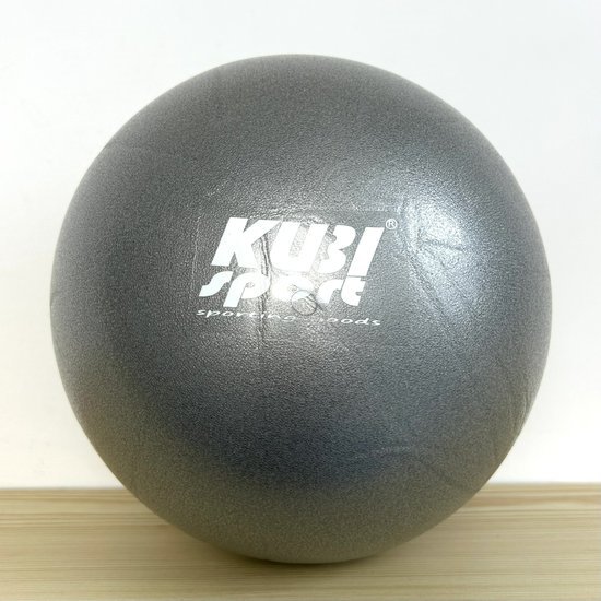 overball-maly-mic-na-cviceni-26cm-sedy.JPEG